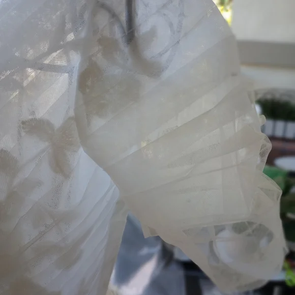 Elegant White, Tulle and Organza Wedding Gown - Picture 9 of 11